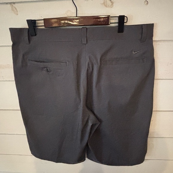 Nike Golf Performance Men's Gray Shorts - Picture 8 of 9
